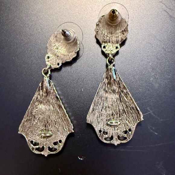 Vintage Pair of Avon Silver Tone Drop Earrings - Picture 7 of 15